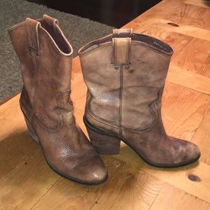 8 1/2 Lucky Brand cowboy boots